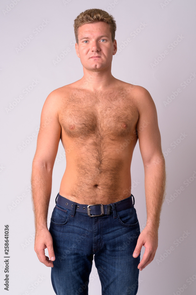 Share more than 73 white chest hair best vova.edu.vn