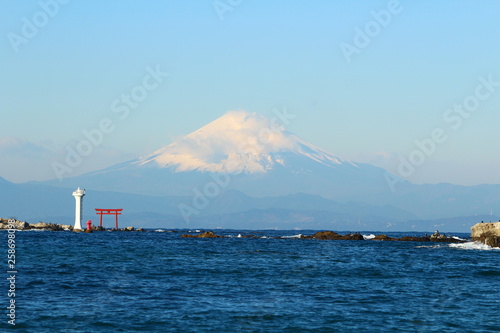 森戸神社から見る富士山