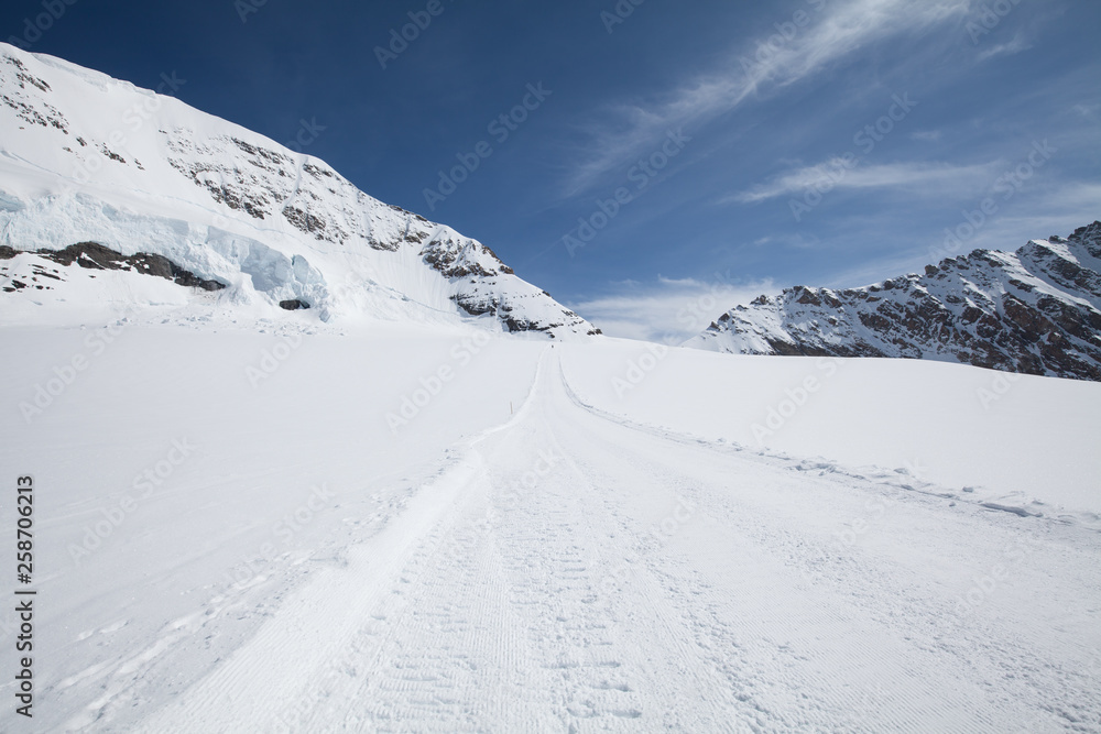 Jungfraujoch is a famous travel mountain of the Alps, Switzerland Jungfraujoch is a famous travel mountain of the Alps, Switzerland