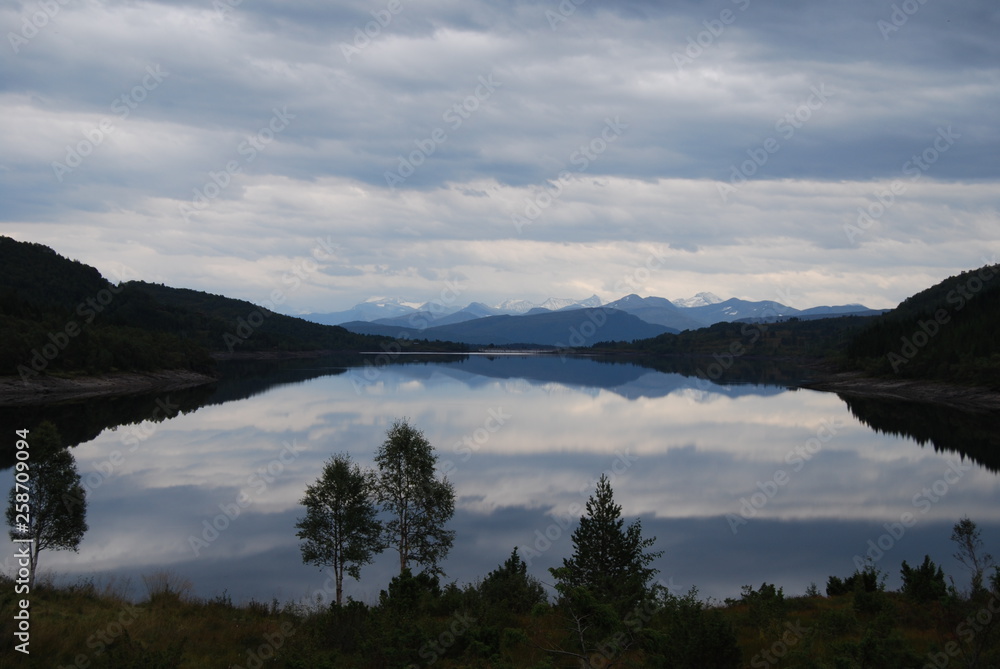 Fototapeta premium See in Norwegen