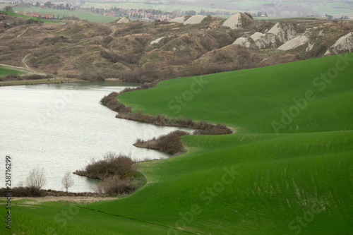 A natural reservoir for the irrigation of the fields near Siena. © CLAUDIO
