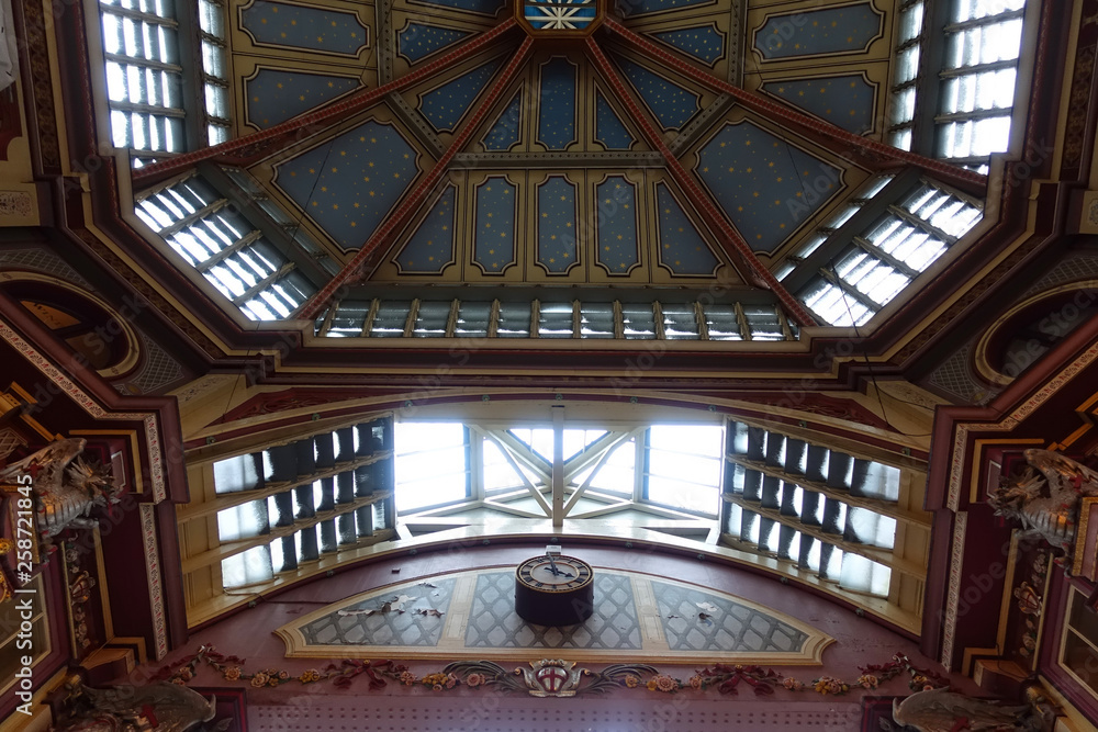 Photo from iconic Leadenhall market next to modern skyscrapers in business district of Bank in the heart of London, United Kingdom Photo from iconic Leadenhall market next to modern skyscrapers in business district of Bank in the heart of London, United Kingdom