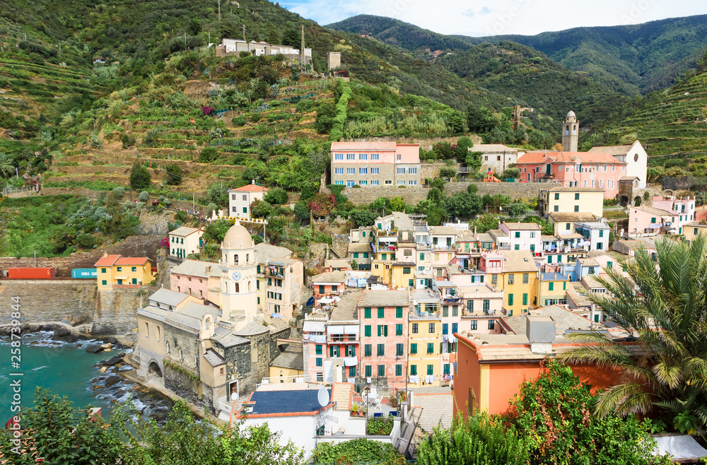 Panoramic view of italian village Vernazza, cinque Terre, Liguria