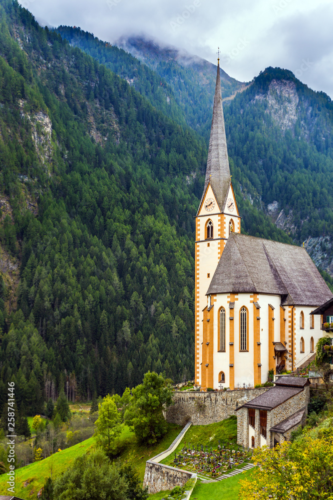 Fototapeta premium Gothic church in Heiligenblut