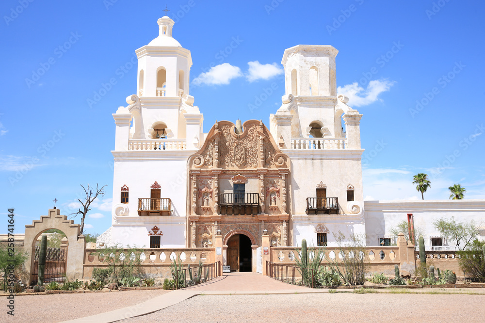 Fototapeta premium San Xavier del Bac Church near Tucson in Arizona, USA