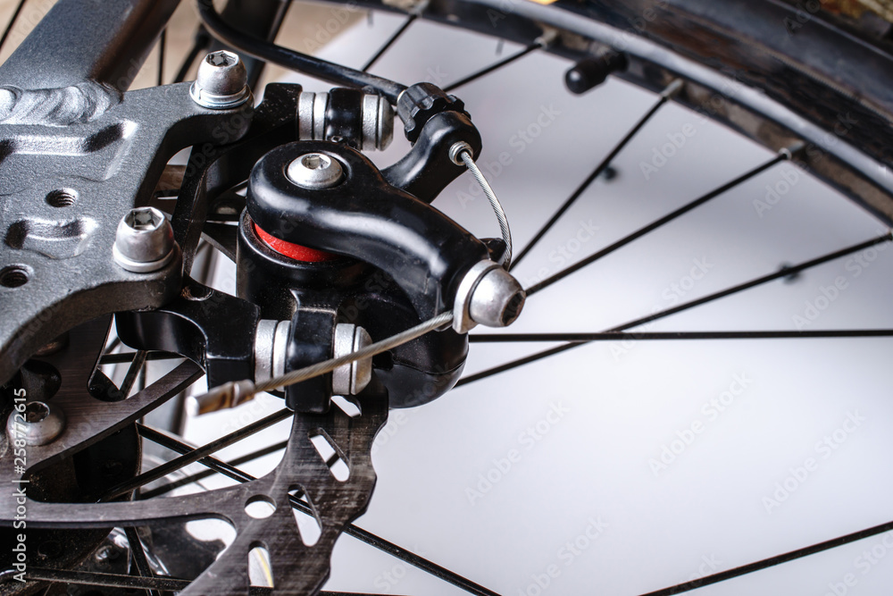 Fototapeta premium disc brakes on the bike. mountain bike repair