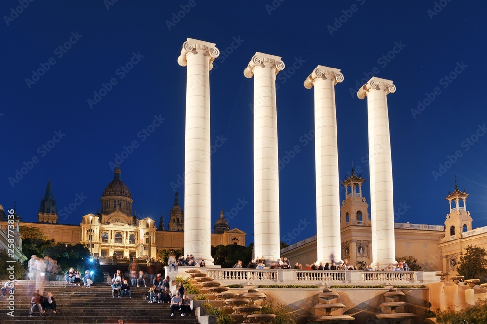 Obraz premium Placa Espanya dusk in Barcelona