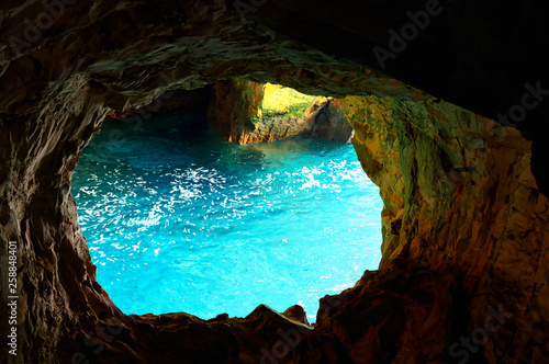 Fototapeta Naklejka Na Ścianę i Meble -  Rosh Hanikra grottoes ,ocean view