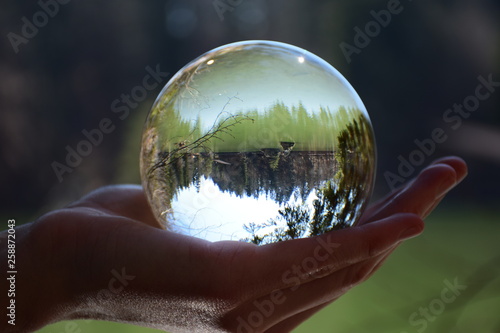 Ein See in einer Hand