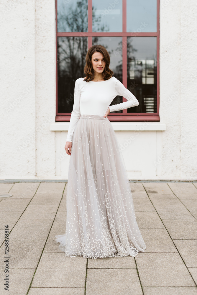 Obraz premium Model Hochzeitskleid weißes Kleid modern
