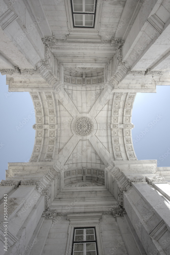 Fototapeta premium Arco da Rua Augusta from below, Lisbon, Portugal