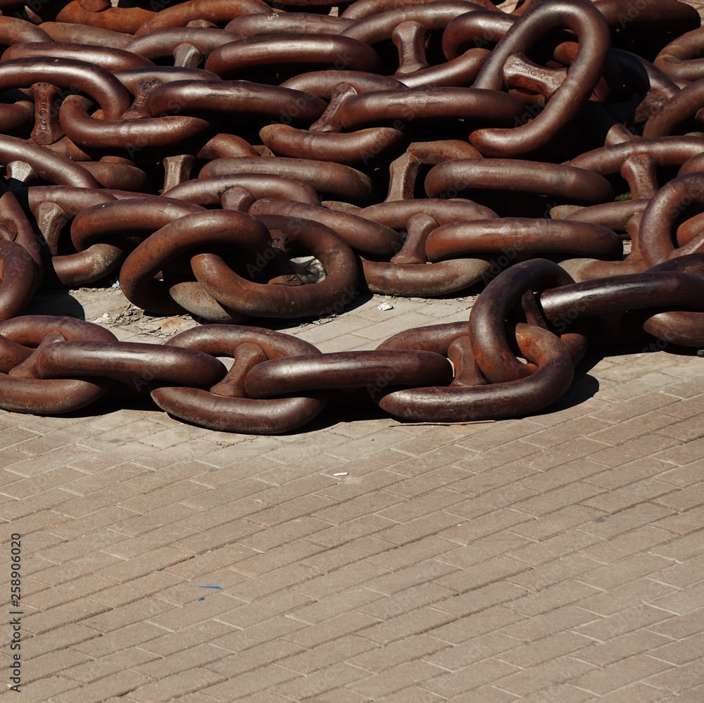 Fototapeta premium metallic chain in the street
