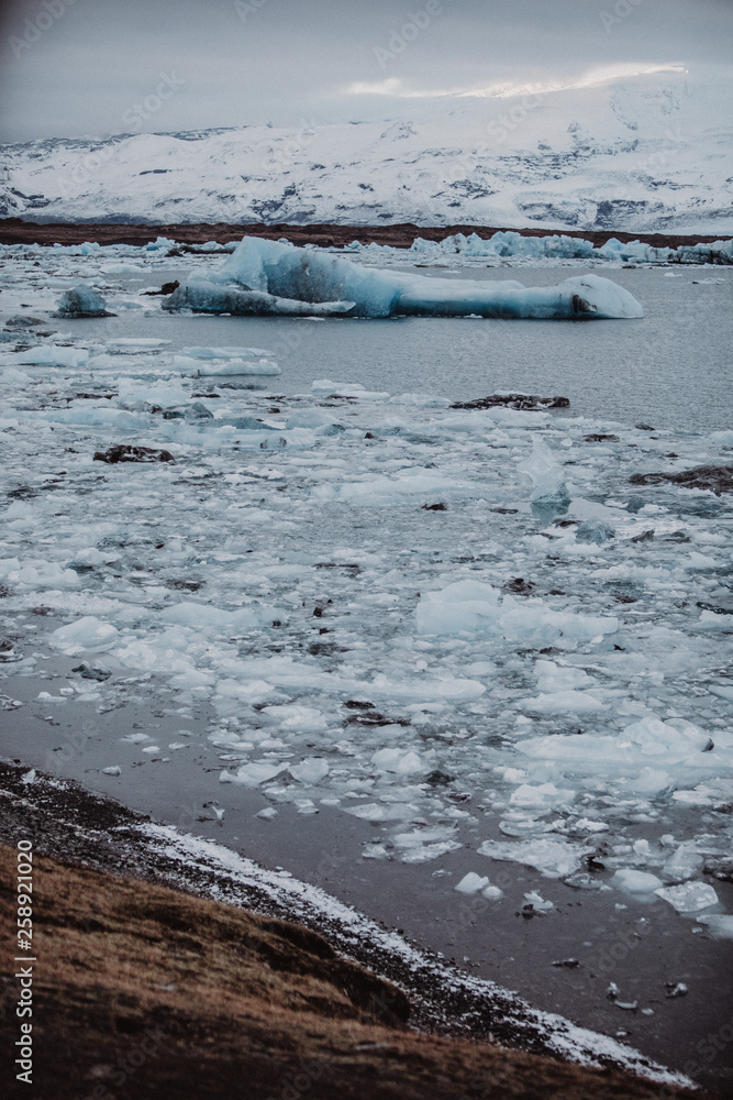 Iceland - Glacierlagoon Jökulsarlon Iceland - Glacierlagoon Jökulsarlon