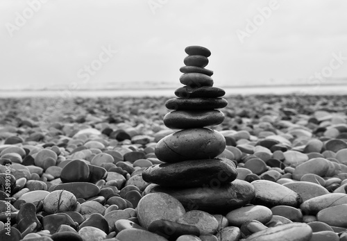 Photography torre de piedras en la playa