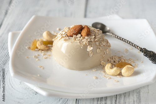 Organic oat dessert with vanilla