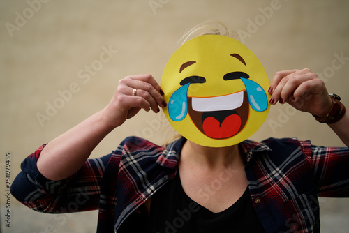 tränen lachender smily / emoji  photo