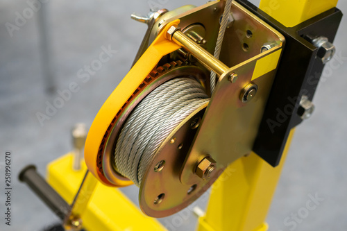 Εκτύπωση καμβά Yellow drum winch