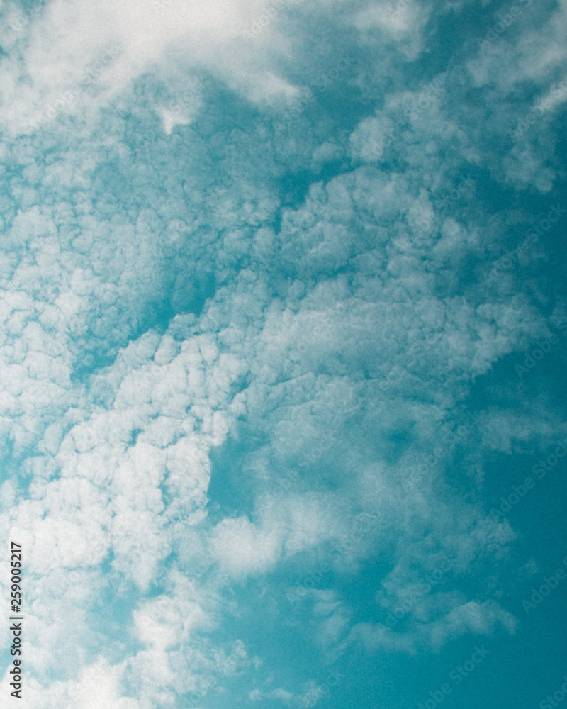 Obraz błękitne niebo i chmury