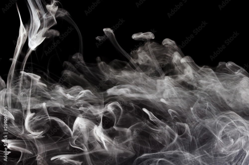 Obraz premium Nature Abstract: The Delicate Beauty and Elegance of a Wisp of White Smoke