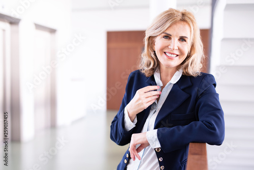 Porträt einer erfolgreichen Geschäftsfrau  photo