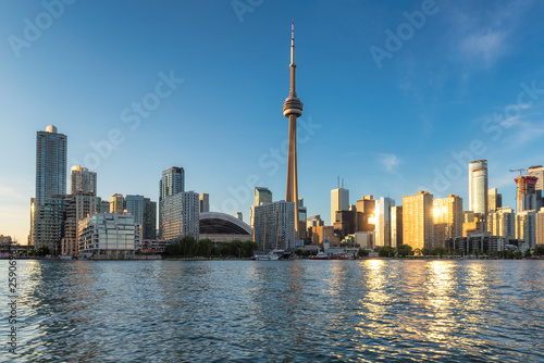 Canvas Print Beautiful Toronto city skyline at sunset - Toronto, Ontario, Canada