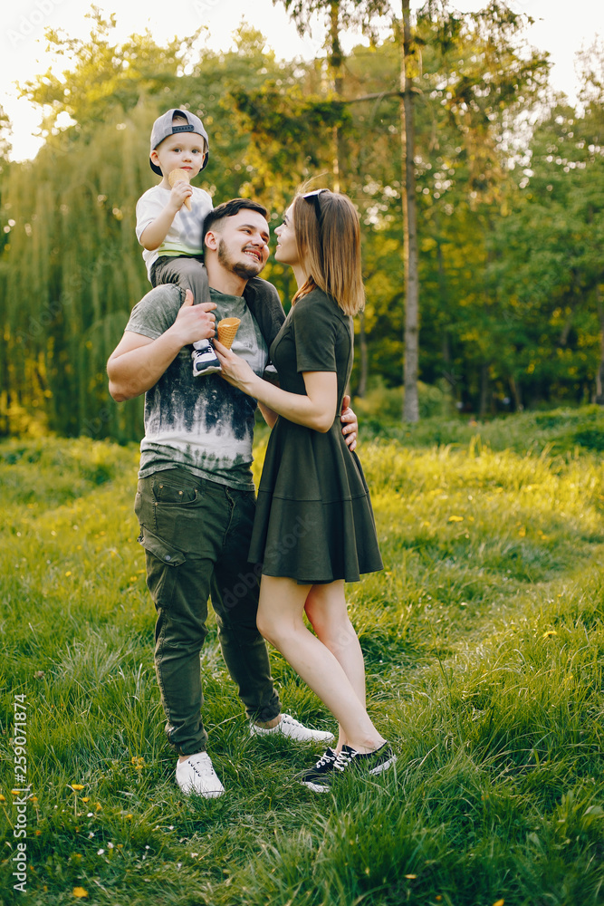 Fototapeta premium Cute family in a park