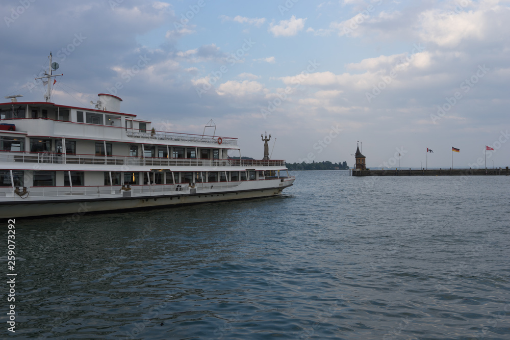 Boote im Hafen von Konstanz / Bodensee