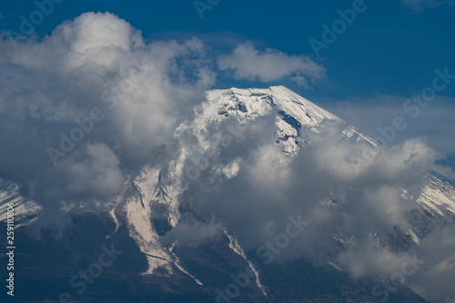 早春の富士山