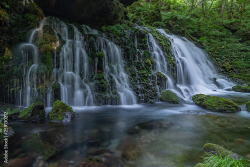  Akita Prefecture original waterfall subsoil water © HIROSHI FUJITA