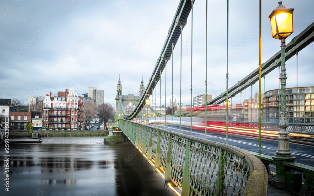 Obraz premium Hammersmith Bridge, London