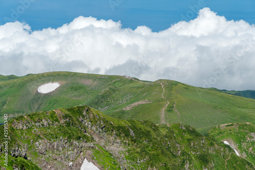 Wallpaper Mural 雲と山と海 Torontodigital.ca