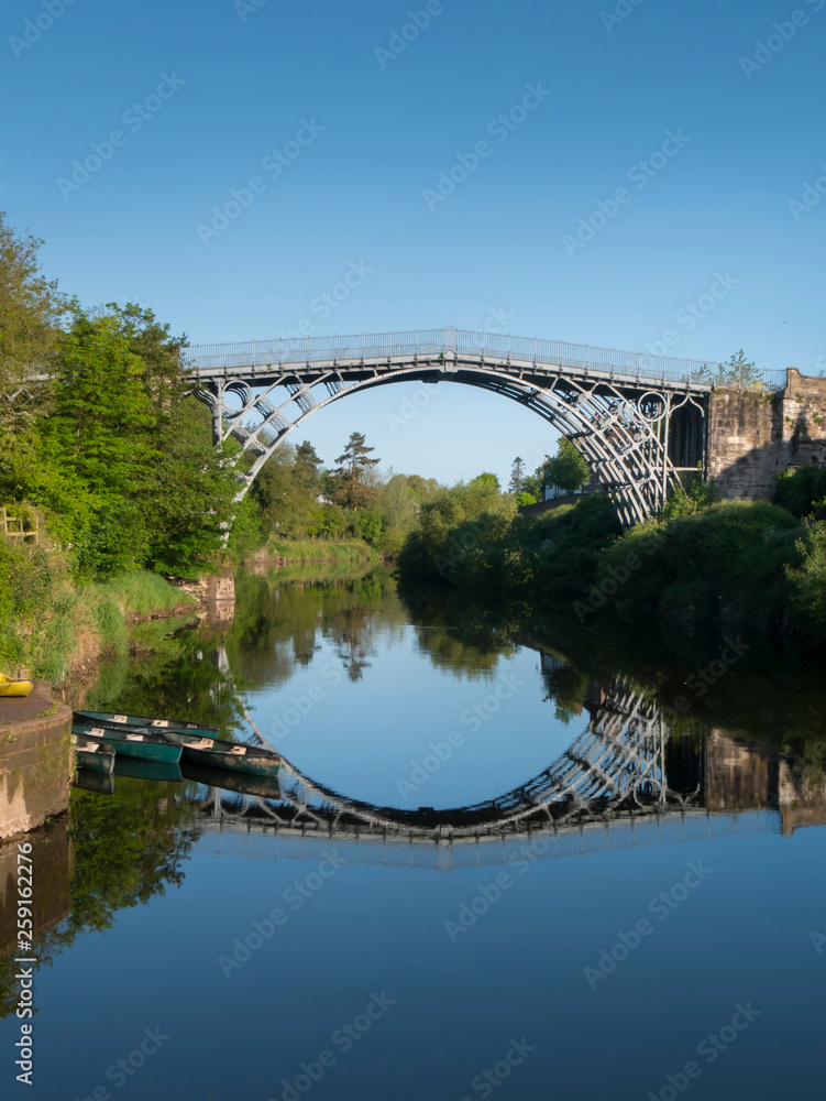 Fototapeta premium europe, uk, England, Shropshire, Ironbridge daytime