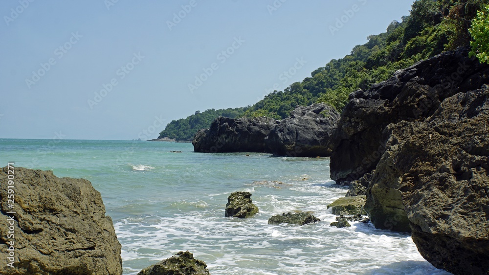 Fototapeta premium tropical wua ta lap island in thailand