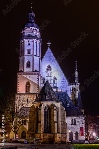 Thomaskirche in Leipzig bei Nacht