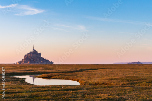 Le Mont St Michel et son reflet