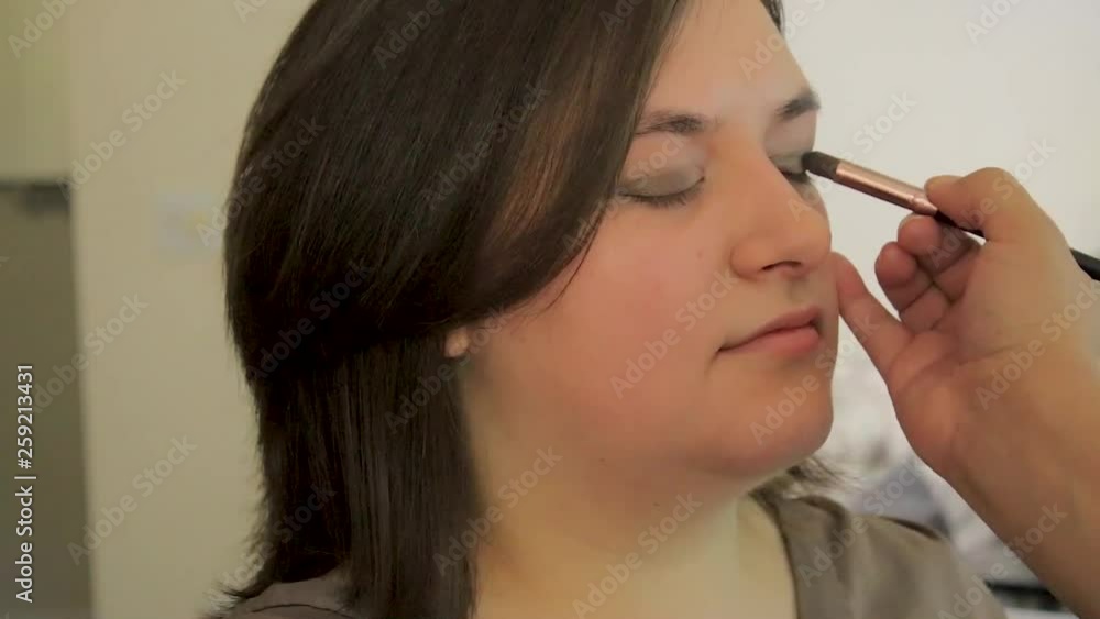 eye makeup application using white makeup brush eye makeup application using white makeup brush