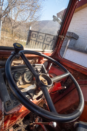 Tractor steering wheel © Charlie.A