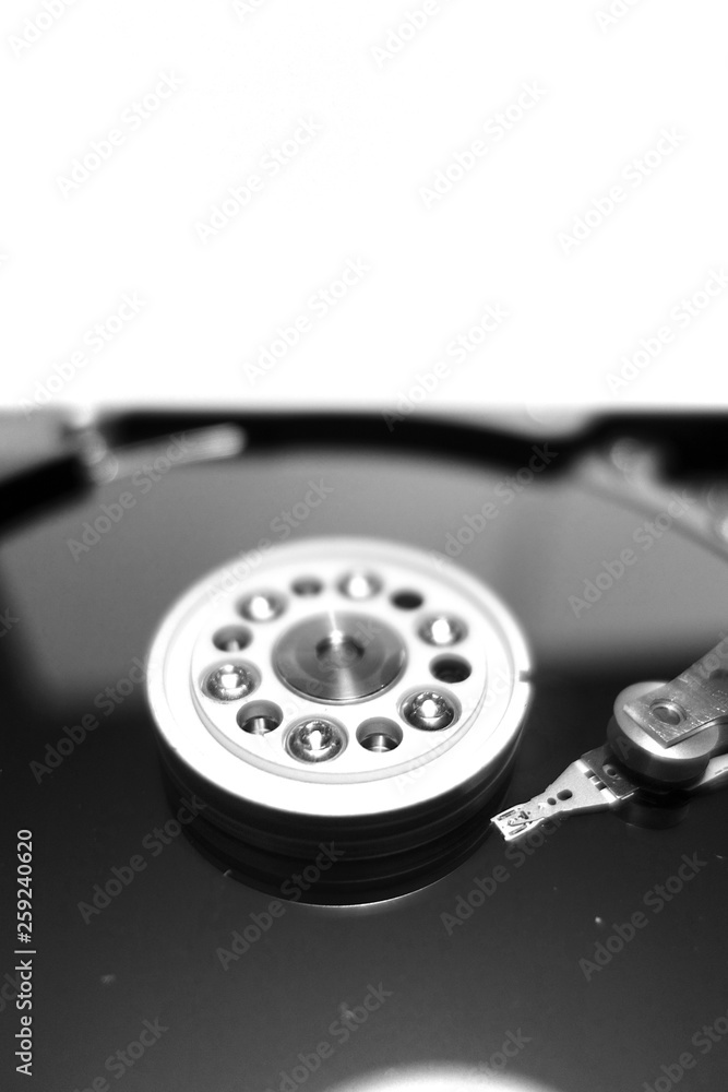 The mechanism of hard drive The mechanism of hard drive