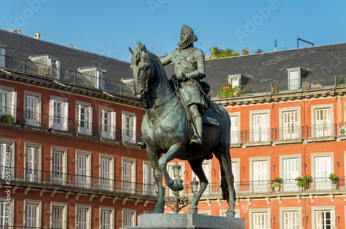 Europe, Spain, Madrid, Plaza mayor statue Philip III