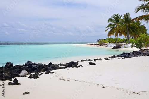 Fototapeta Naklejka Na Ścianę i Meble -  White sandy beach in Maldives
