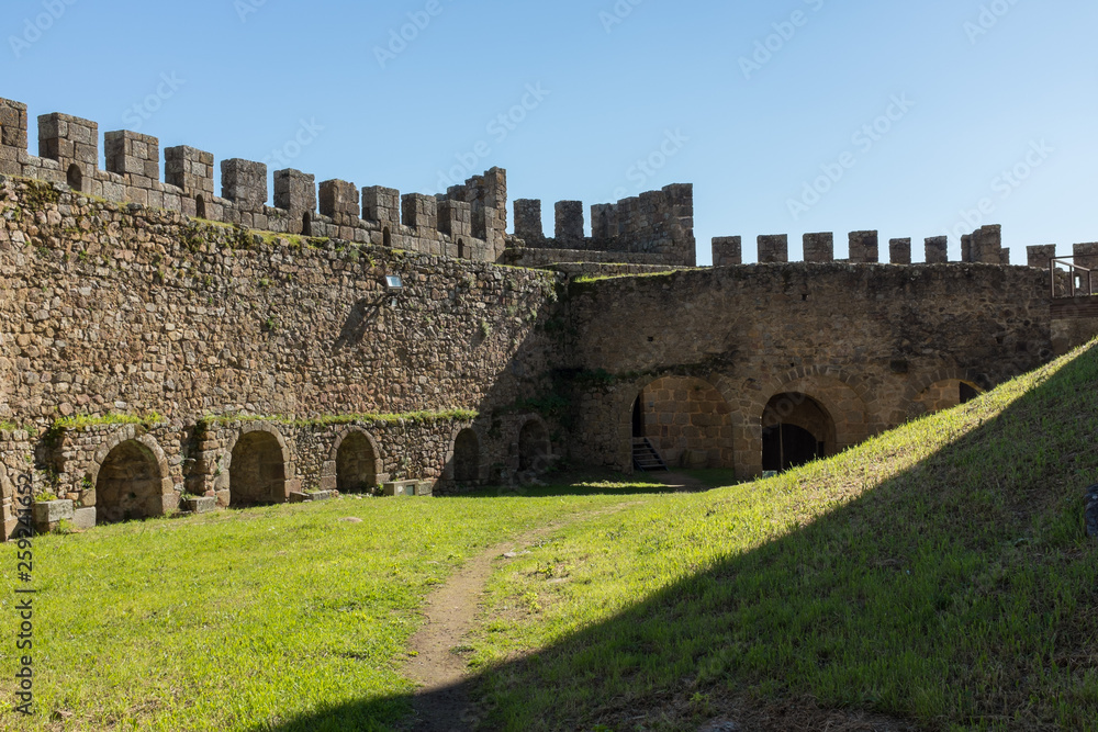 Image of the walls inside the Belver Castle