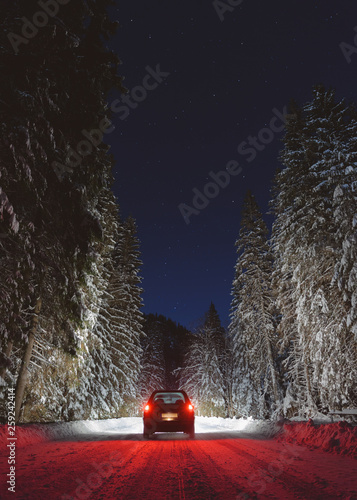 Obraz na płótnie Snow road w salonie