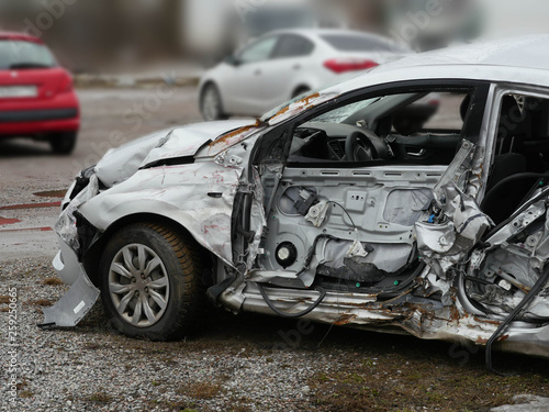 Fotografia subcompact car after car crash