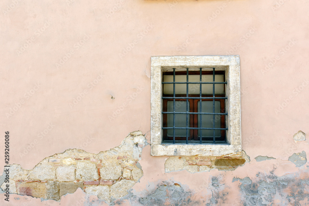 Window in a cracked wall; in horizontal orientation