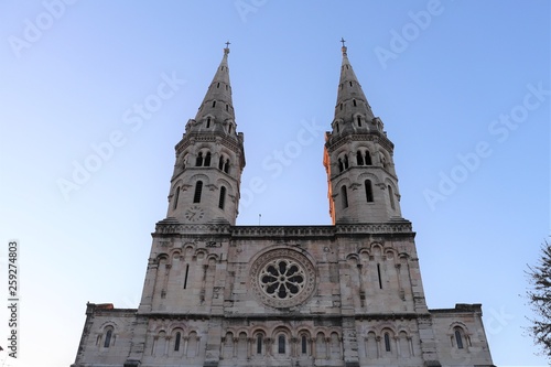 EGLISE SAINT PIERRE A MACON - SAONE ET LOIRE - BOURGOGNE