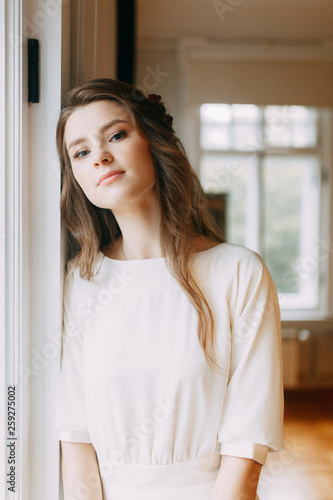 Light wedding photo shoot in the Museum. Beautiful bride in fine art Studio. Free Download Light wedding photo shoot in the Museum. Beautiful bride in fine art Studio. - GFXLoad
