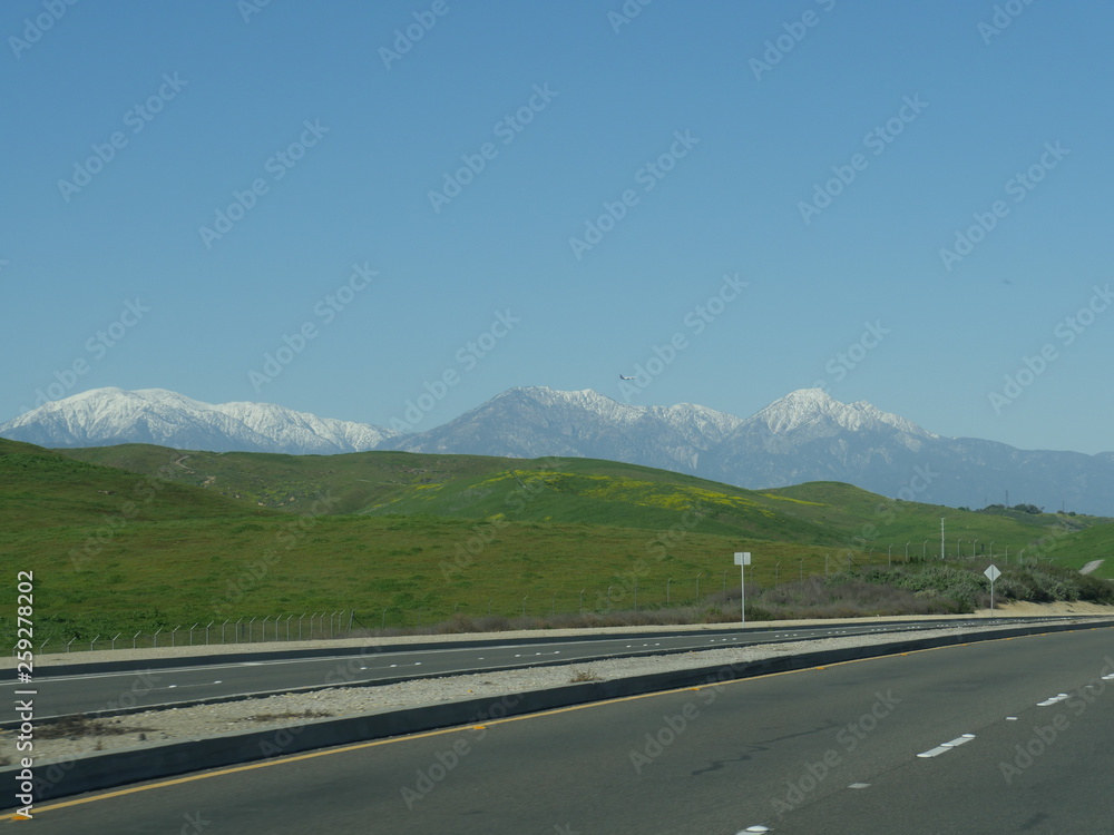 Fototapeta premium road in mountains