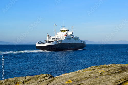 Quadro su tela Passenger ferry in the North Sea