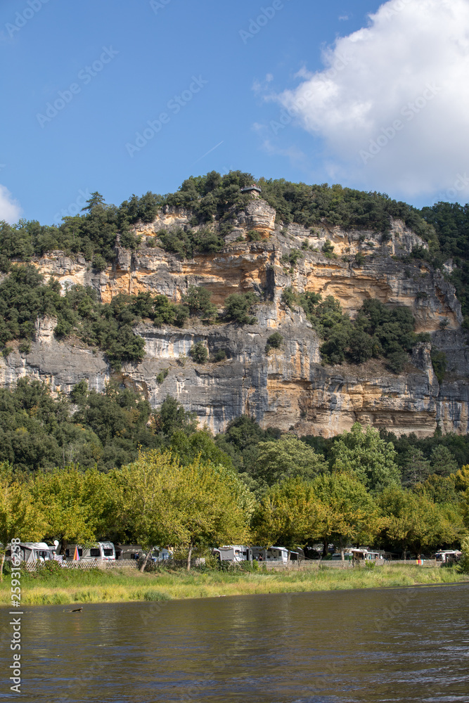  Camping along the Dordogne river below the gardens of the Jardins de Marqueyssac. France