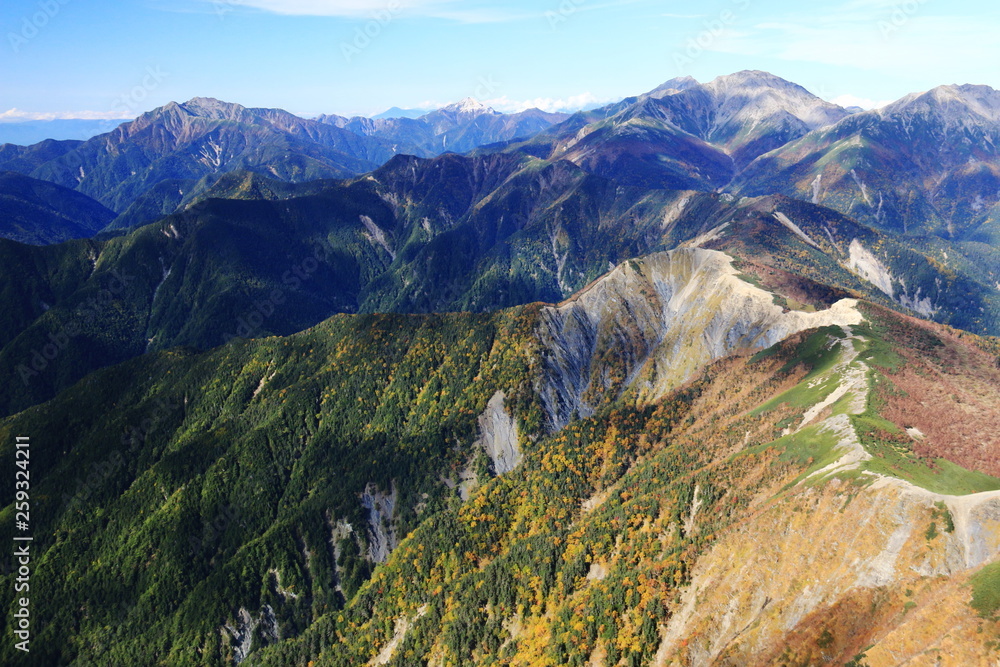Naklejka premium 南アルプス塩見岳山頂から 南アルプス北部 仙丈ヶ岳 甲斐駒ヶ岳 白峰三山を望む